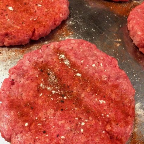 Easy Baked Hamburger Patties Bake Hamburger Patties Oven, Baked Hamburger Patties Oven, Baked Hamburger Patties, Beef Main Course, Baked Hamburgers, Baked Burgers, Chicken Breast Slow Cooker, Salmon Cakes Recipe, Random Recipes