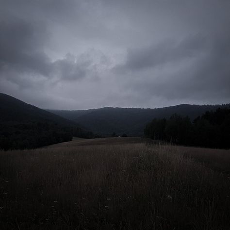 Dark aesthetic/mountains/landscape/field Dark Field Photography, L Pad Backgrounds, L Pad Wallpapers Aesthetic, Dark Farm Aesthetic, Field Aesthetic Dark, Dark Flower Field, Dark Field Aesthetic, Dark Mountain Aesthetic, Dark Country Aesthetic