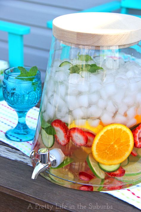 Easy & Delicious Flavoured Waters. The addition of different fruits and some fresh mint to icy cold water, takes this simple & quenching drink to the next level. Infused Water Recipes, Pretty Life, Fruit Infused Water, Fruit Water, Different Fruits, The Suburbs, Fruit Infused, Flavored Water, Water Recipes