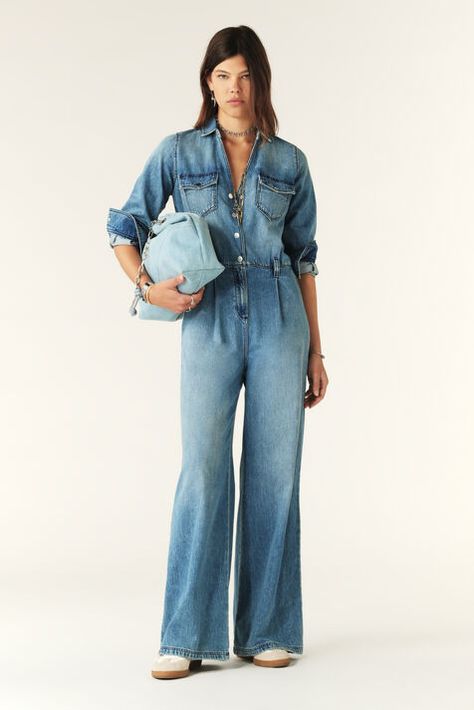 Long Denim Jumpsuit Fannie Blue Jumpsuit Fitted, Georgia May Jagger, Long Jumpsuit, Denim Sweatshirt, Open Shirt, Jumpsuit Blue, Jeans Overall, Jean Large, Skirt And Sneakers