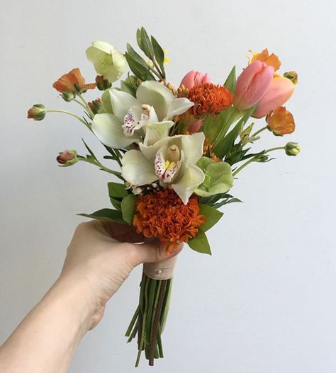 Fern Bouquet, Flower Arrangements Simple, A Bouquet Of Flowers, Prom Flowers, Hand Bouquet, Flowers Bouquet Gift, Nothing But Flowers, Diy Wedding Flowers, Flower Therapy