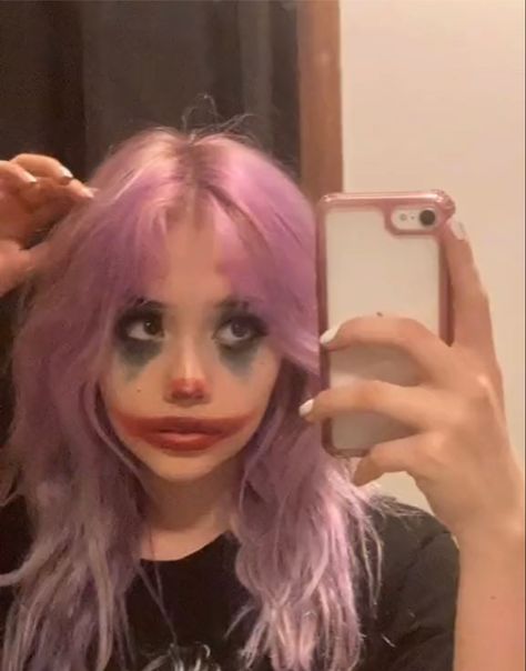 Crazy Halloween Makeup, Creepy Clown Makeup, Cute Clown Makeup, Week Aesthetic, Halloween Outfit Ideas, Fashion Designer Aesthetics, Fashion Week Aesthetic, Halloween Makeup Clown, Halloweenský Makeup