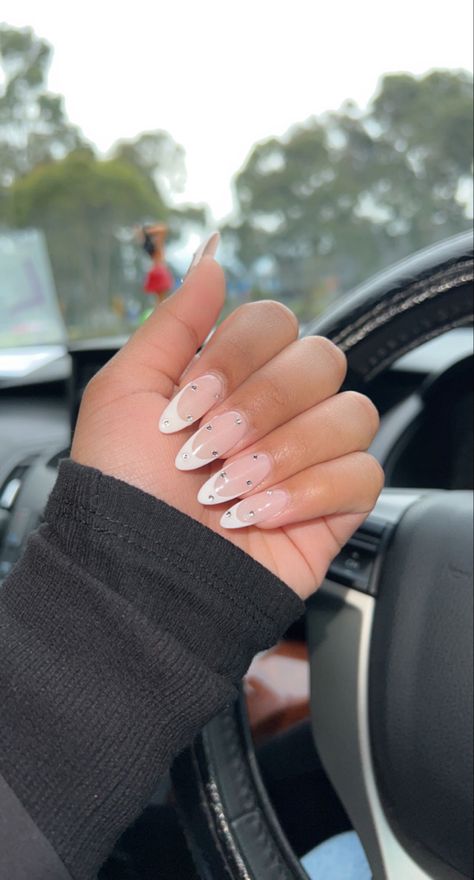 Almond Nails French Tip With Diamond, Simple Almond Nails With Gems, French Nail Designs Rhinestones, Acrylic French Design, Almond French With Rhinestones, Almond Nails French Tip With Gems, French Nail With Diamonds, French Mani With Gems, Mails With Diamond