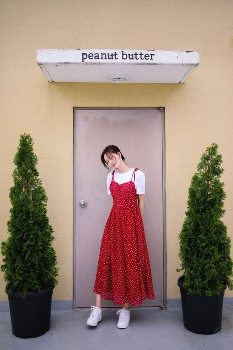 Outfit Vestido Rojo, Simple Frock Design, Christmas Dress Women, Frock For Women, Fashion Top Outfits, Modest Dresses Casual, Everyday Fashion Outfits, Trendy Fashion Tops, Casual Day Outfits