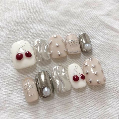 Menu Nail, Nail Mirror, Cherry Nail, Cute Ootd, Kutek Disney, Fake Nails Designs, Hello Nails, Hippie Nails, Beauty Nails Design