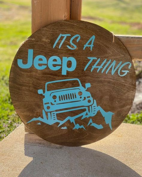 Jeep Wreath, Jeep Crafts, Door Hanger Ideas, Door Signs Diy, Hanger Ideas, Jeep Lover, Signs Diy, Show Ideas, Cricut Machine