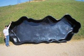 Giant LAKE KOI Fiberglass Pond Diy Pond Liner, Preformed Pond Liner, Preformed Pond, Dog Pools, Garden Installation, Lawn Ideas, Pond Construction, Fishing Pond, Fish Pond Gardens