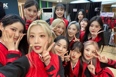 Loona Ot12, Kcon 2022, Odd Eyes, Olivia Hye, Group Photo, Korean Idol, Group Photos, Kpop Idol, South Korean Girls