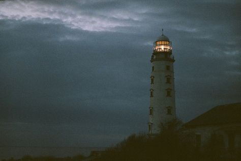 lisa poljakowa Nautical Aesthetic, Lighthouse Keeper, Terra Nova, Light House, Life Is Strange, The Ocean, At Night, Lighthouse, Cali