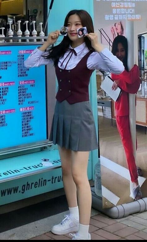 Kdrama School Outfits, Korean Chaebol Fashion, Kdrama Uniform, Kdrama School Uniform, Korean School Uniform Aesthetic, Korean Drama Outfits, Korean Uniform School, Korean School Outfits, Nails Selfie