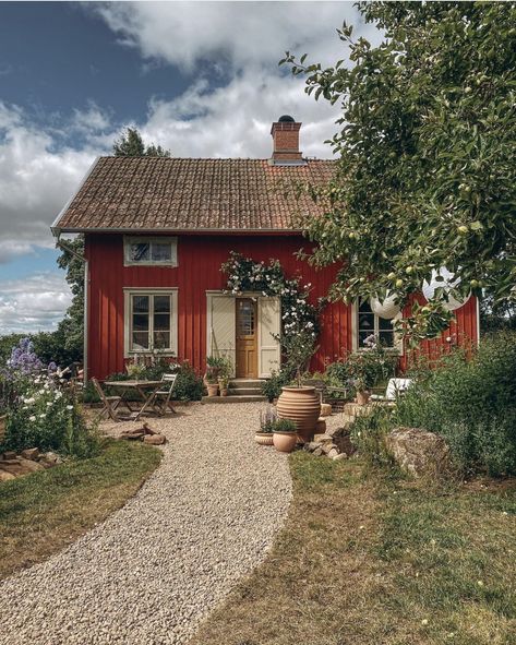 Casa Country, Swedish House, Casa Exterior, Dream Cottage, Red House, Humble Abode, House Goals, Pretty House, Cottage Homes