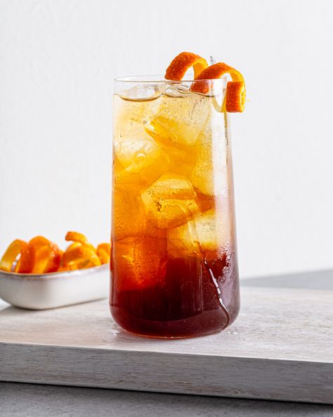 Coffee Tonic, Orange Simple Syrup, Nespresso Recipes, Cold Brew Coffee Recipe, Cold Brew Coffee Concentrate, Orange Coffee, Refreshing Drinks Recipes, Coffee Menu, Coffee Cocktails