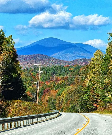 Vermont Aesthetic Summer, Green Mountains Vermont, Blue Ridge Parkway Asheville, Vermont Landscape, Vermont Mountains, America Photo, Green Landscapes, American States, Pike County