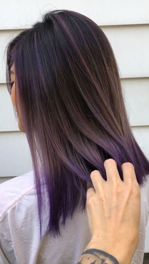 Dark Pink Hair, Purple Hair Highlights, Light Purple Hair, Peekaboo Highlights, Purple Ombre Hair, Hair Color Streaks, Violet Hair, Hair Streaks, Lavender Hair