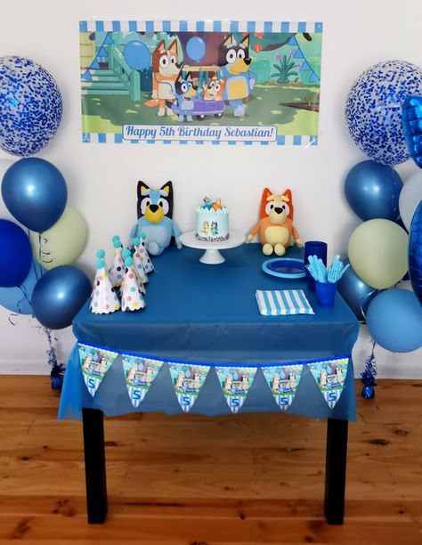 Simple Bluey Party Decorations, Bluey Birthday Table Decor, Bluey Birthday Cake For Boys, Games Cake, Party Ideas Kids, Table Banner, Bluey Party, Cake Hacks, Bluey Birthday