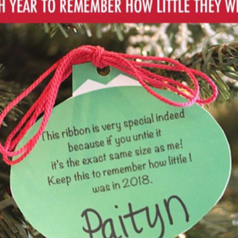 Growth Ribbon Ornament Christmas Things To Do, Baby Art Projects, Ribbon Ornaments, Preschool Christmas Crafts, Kids Christmas Ornaments, Christmas Kindergarten, Holiday Crafts For Kids, Preschool Christmas, Christmas Classroom