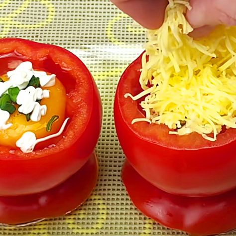 Baked Eggs In Tomatoes Recipe - how To Make Baked Eggs - Easy Breakfast Ideas Egg In Tomato, Tomatoes And Eggs Recipes, Egg Bake With Tomatoes, Tomatoes With Eggs, Eggs And Tomatoes Breakfast, Eggs Baked In Tomatoes, Tomato Breakfast, Eggs In Peppers, Baked Tomatoes