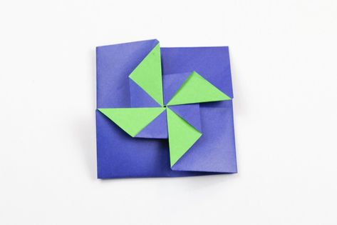 Tato - Pinwheel via @paper_kawaii Concrete Shelves, Origami Pinwheel, Gift Cards Ideas, Origami Envelope Easy, Easy Envelope, Envelope Tutorial, Simple Origami, Origami Yoda, Origami Bookmarks