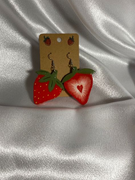 Painted Polymer Clay Earrings, Diy Tiktok, Painted Polymer Clay, Strawberry Earrings, Weird Jewelry, Tanah Liat, Funky Earrings, Cute Polymer Clay, Cute Clay