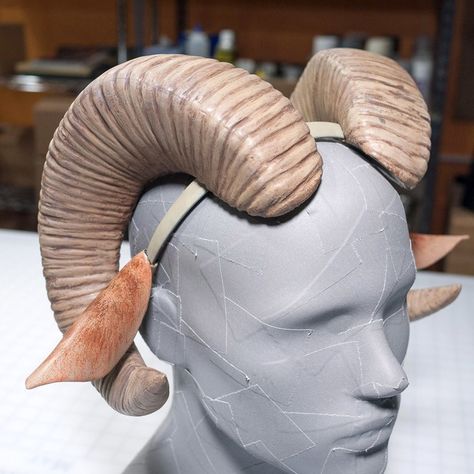 Satyr Horns Diy, Faun Horns Diy, Goat Horns Cosplay, Ram Horns Cosplay, How To Make Cosplay Horns, Goat Horns Drawing Reference, How To Make Horns, Cosplay Horns Diy, Cardboard Horns