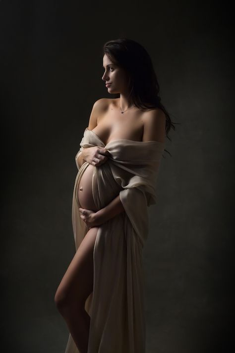 Art Maternity Photography, Studio Maternity Shoot, Maternity Studio Photoshoot, Fine Art Maternity, Studio Maternity Photos, Modern Maternity, Maternity Photography Studio, Maternity Photography Poses Pregnancy Pics, Pregnancy Art