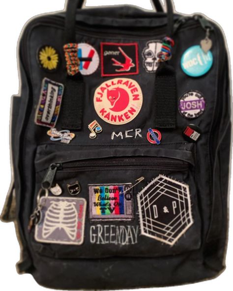 Black Kanken Aesthetic, Aesthetic Backpack Grunge, Emo Backpack, Alternative Backpack, Schoolbag Aesthetic, Grunge Backpack, Grunge Bag, Mochila Kpop, Stylish School Bags