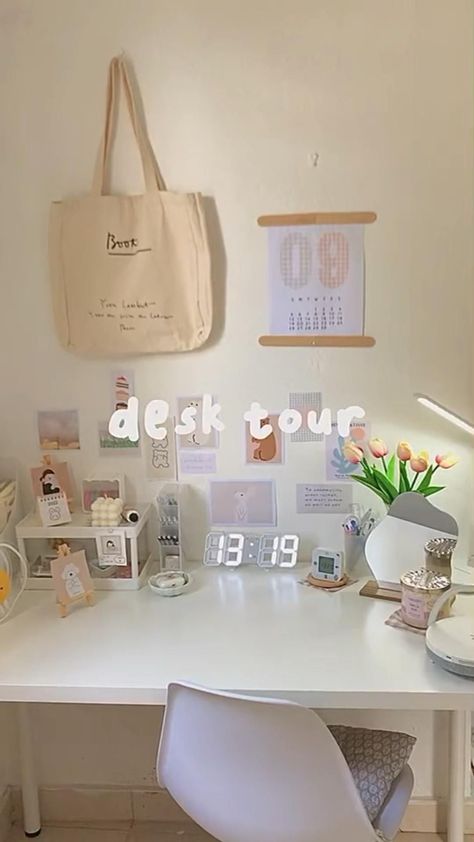 Desk Organization Aesthetic, Aesthetic Hacks, Study Desk Organization, Organization Aesthetic, Desk Tour, Desk Organization Diy, Study Desk Decor, Easy Room Decor, Diy Room Decor For Teens