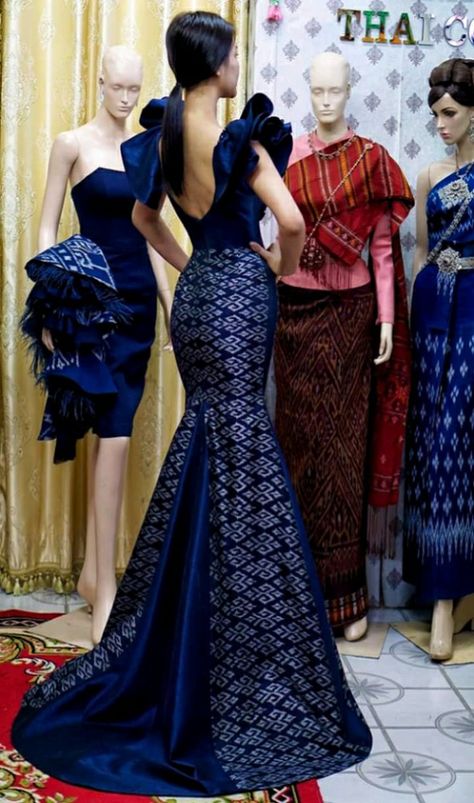 Modern Filipiniana Gown, Thai Silk Dresses, Modern Filipiniana, Filipiniana Dress, Traditional Dresses Designs, African Dresses For Kids, Teen Dress, African Print Dress Designs, Thai Silk