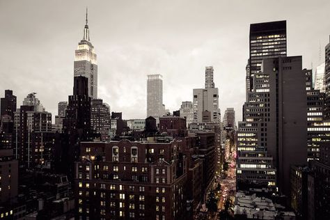 Nyc Baby, Empire State Of Mind, Nyc Girl, Nyc Life, New York Life, Dream City, Concrete Jungle, City Aesthetic, Laptop Wallpaper