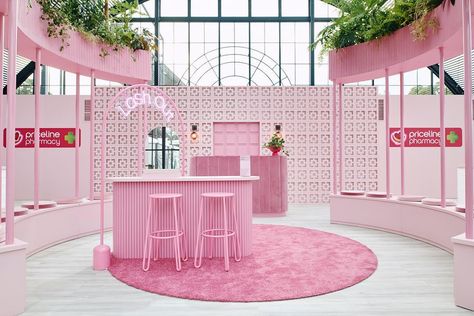 Fluted Island, Fluted Table, Arched Table, Event Booth Design, Selfie Wall, Pink Bar, Event Booth, Dot Dot, Salon Interior Design