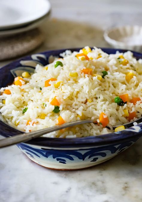 Mexican White Rice, White Rice Recipes, Homemade Chicken Stock, Recipes Authentic, College Meals, Red Rice, Easy Casserole Recipes, Peppers Recipes, Mexican Food Recipes Authentic