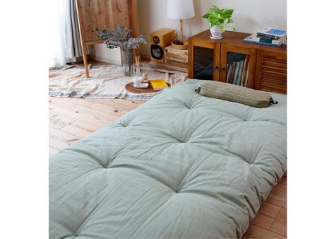 Choosing the Best Japanese Futon: All You Need to Know Japanese Mattress, Japanese Bed, Futon Bedroom, Japanese Futon, Futon Mattress, Futon Bed, Minimalist Room, Sleep Set, Minimalist Bedroom