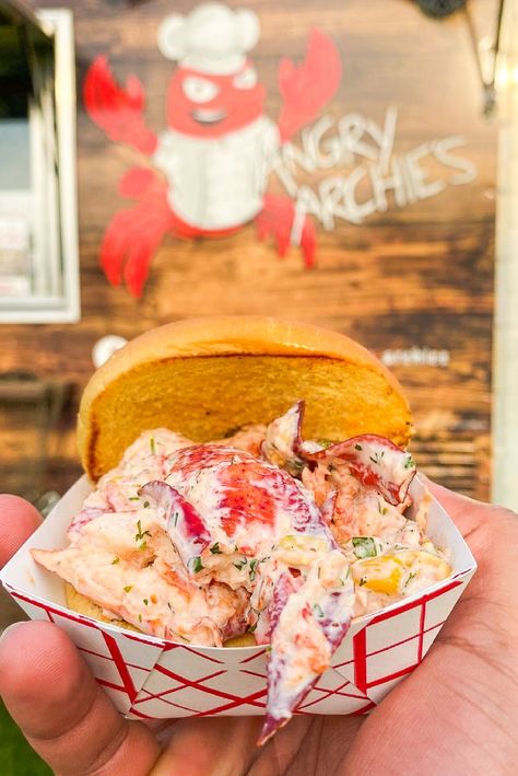 Seafood Street Food, Beach Food Truck Ideas, Seafood Food Truck, Burger Truck Street Food, Beachy Food Truck, Food Truck Mac And Cheese, Coastal Food, Spicy Sandwich, Seafood Sandwiches