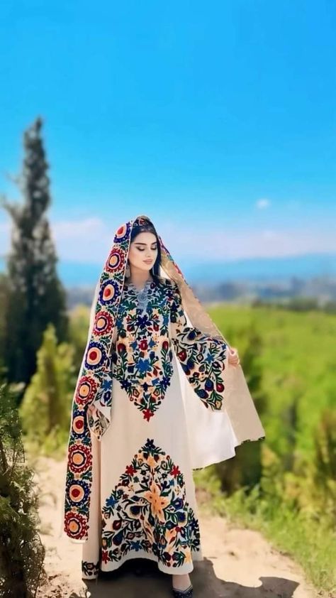 Tajik Clothes, Tajikistan Dress, Traditional Iranian Clothing, Persian Clothes, Tajik Dress, Afghanistan Clothes, Iranian Clothes, National Geographic Photography, Central Asia