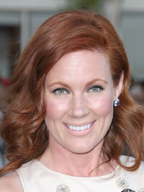 HAPPY 49th BIRTHDAY to ELISA DONOVAN!!    2/3/20   Born Lisa Adaline Donovan, American actress, writer, and producer. She is most recognized as the character Amber from the 1995 film Clueless, in which she starred opposite Alicia Silverstone. She would reprise the role for the 1996-99 TV series of the same name, with Rachel Blanchard taking over Silverstone's role. Rachel Blanchard, Elisa Donovan, Happy 49th Birthday, 49th Birthday, 49 Birthday, Alicia Silverstone, Women Cosmetics, Clueless, American Actress