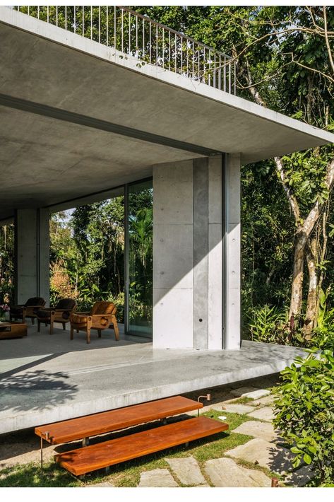 Architecture House Design, Modern Outdoor Spaces, Luxury Exterior, Jungle House, Concrete Home, Modern Architecture House, Concrete Patio, Mid Century House, Modern Outdoor