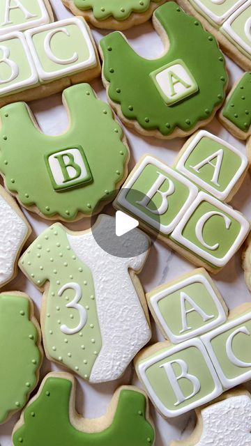 oh! you pretty things on Instagram: "the ABC blocks are so cute! this sprinkle is for baby number 3 and ABC also stands for the initials of each child! 🔤3️⃣  #sugarcookies #chicagocookies #customcookies #cookiedecorating #royalicing #babyshowercookies #babycookies #onesiecookies #bibcookies #abccookies #babysprinkle" Abc Cookies, Baby Number 3, Onesie Cookies, Abc Blocks, Alphabet Blocks, Baby Cookies, The Abc, Cookies Decorated, Baby Shower Cookies