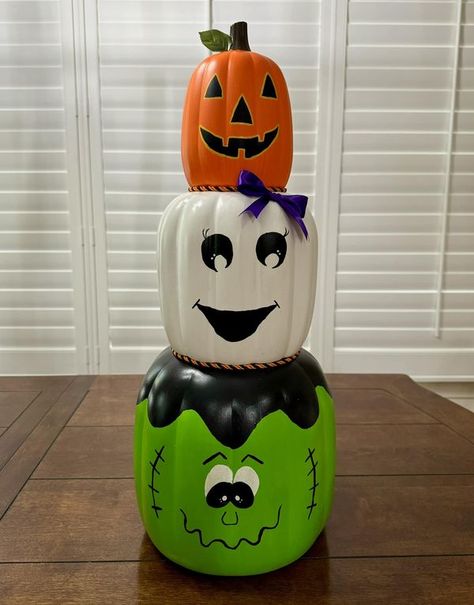 Dollar Tree Crafts & DIY with Instructions! + Freebies! 🥳 | My Dollar Tree stacked pumpkins | Facebook Halloween Stacked Pumpkins Diy, Plastic Pumpkins Crafts, Stackable Pumpkins, Stacking Pumpkins, Pumpkins Crafts, Dollar Tree Crafts Diy, Pumpkins Ideas, Tree Projects, Cone Crafts