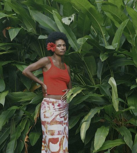 Fiji Culture People, Fijian Aesthetic, Jungle Editorial, Boho Pics, Fijian Clothing, Fiji Women, Green Posters, Moodboard Art, Island Style Clothing