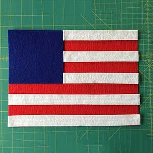 Felt Flag, Felt Story, Flag Diy, California Flag, Fourth Of July Decorations, Felt Stories, Flag Day, Star Spangled Banner, Patriotic Crafts