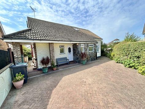 Check out this 3 bedroom detached bungalow for sale on Rightmove Detached Bungalow, Bungalows For Sale, 3 Bedroom, Bungalow, Bedroom, For Sale