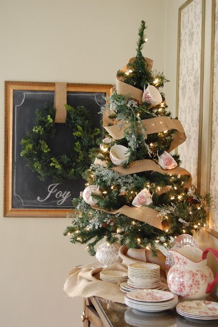 chalkboard and wreath, little tree in my Dining room Southwest Christmas, Christmas Boards, Christmas Tea Party, Christmas Tree Decorated, Christmas House Tour, Christmas Simple, Red Transferware, Holiday Tea, Christmas Dining Room