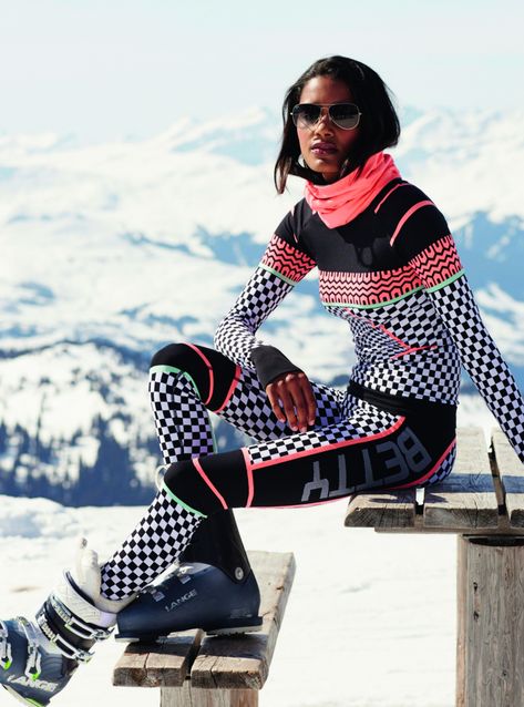 Base Layer Outfit, Retro Ski Outfit, Ski Fashion Men, Cute Ski Outfits, Winter Ski Fashion, Ski Fashion Womens, Snowboard Outfit, Womens Ski Outfits, Ski Outfit For Women