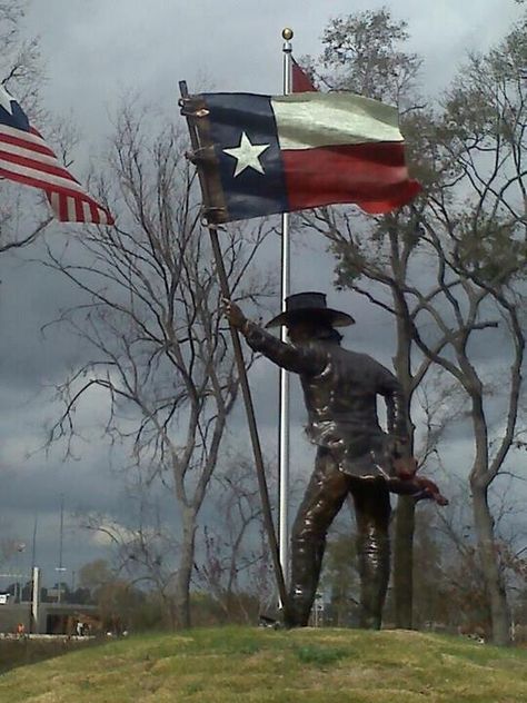 Conroe, Texas: The Texian, a 14-foot-tall bronze sculpture by Conroe artist Craig Campobella. The statue depicts an average volunteer soldier of the Texas Revolution. Texas Scenery, Texas Revolution, Beaumont Texas, Texas Humor, Texas Adventure, Texas Things, Only In Texas, Texas Strong, Travel Texas