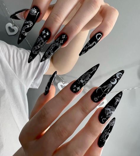 Juicy Nails, Witchy Nails, Gothic Nails, Claw Nails, Goth Nails, Grunge Nails, Dark Nails, Hand Art, Dope Nails