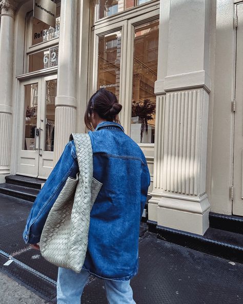 mismatched denim on denim 🫶🏽 . . . . . Fall looks, Pinterest style, double denim, bottega hop bag, bottega veneta, Chanel loafers, Chanel shoes, watch ring, jewelry details, fall trends, ootd inspo, look book, casual outfits, nyc street style, #falltrends #falloutfits #denimondenim #chanelloafers #chanelshoes Casual Outfits Nyc, Bottega Veneta Bag Outfit, Oversized Bags, Chanel Loafers, Outfits Nyc, Watch Ring, Bottega Veneta Bag, Pinterest Style, Looks Pinterest