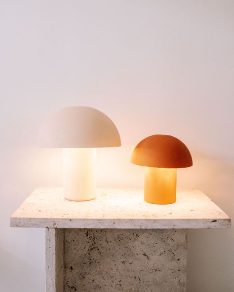 DIY Mushroom Lamp (An Easy Ikea Hack!) Mushroom Lamp Bedroom, Ikea Mushroom Lamp Hack, Ikea Lamp Diy, Ikea Light Hack, Ikea Lighting Hack, Mushroom Lights Diy, Mushroom Lamp Aesthetic, Diy Table Lamp Ideas, Ikea Hack Lampe