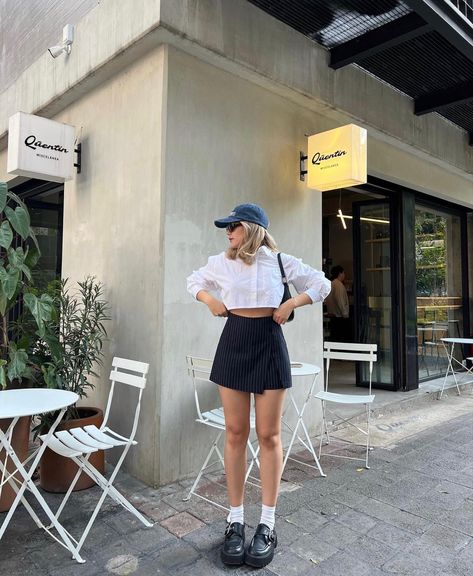 Summer Taiwan Outfit, Black Loafers Outfit Spring, Loafers And Shorts Women, Loafers Outfit With Skirt, White Mini Skirt Outfit Ideas, Summer Outfits Loafers, White Shirt Black Skirt Outfit, Taiwan Outfit Summer, Skirt With Loafers Outfit