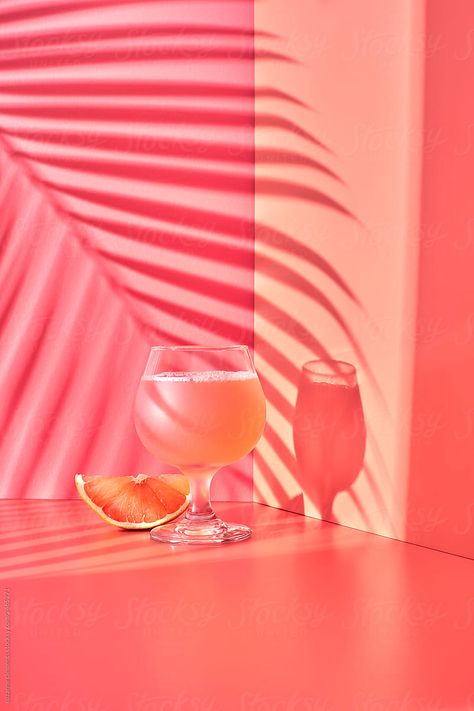 Famous Photography, Grapefruit Cocktail, Photography Videos, Cocktail Photography, Pink Cocktails, Pink Drinks, Pink Themes, Pink Grapefruit, Stock Photography Free