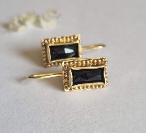 Boho Jewelry Earrings, Baguette Earrings, Antique Style Jewelry, Baguette Earring, Earrings Antique, Onyx Earrings, Earrings Dainty, Green Quartz, Black Earrings